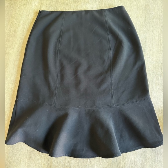White House Black Market Black Pencil flare knee length Skirt 6 EUC - Picture 8 of 9